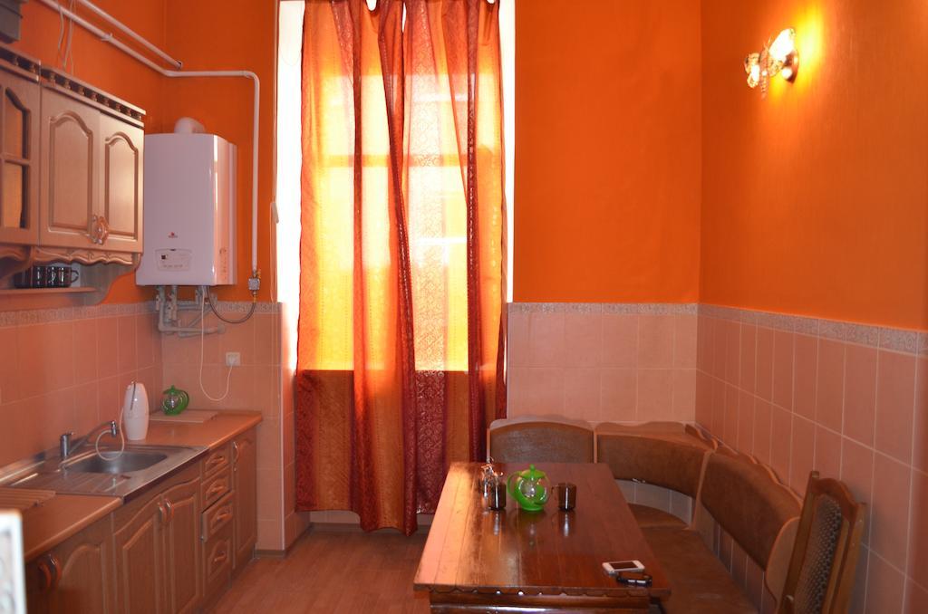 Chemodan Hostel Odessa Extérieur photo
