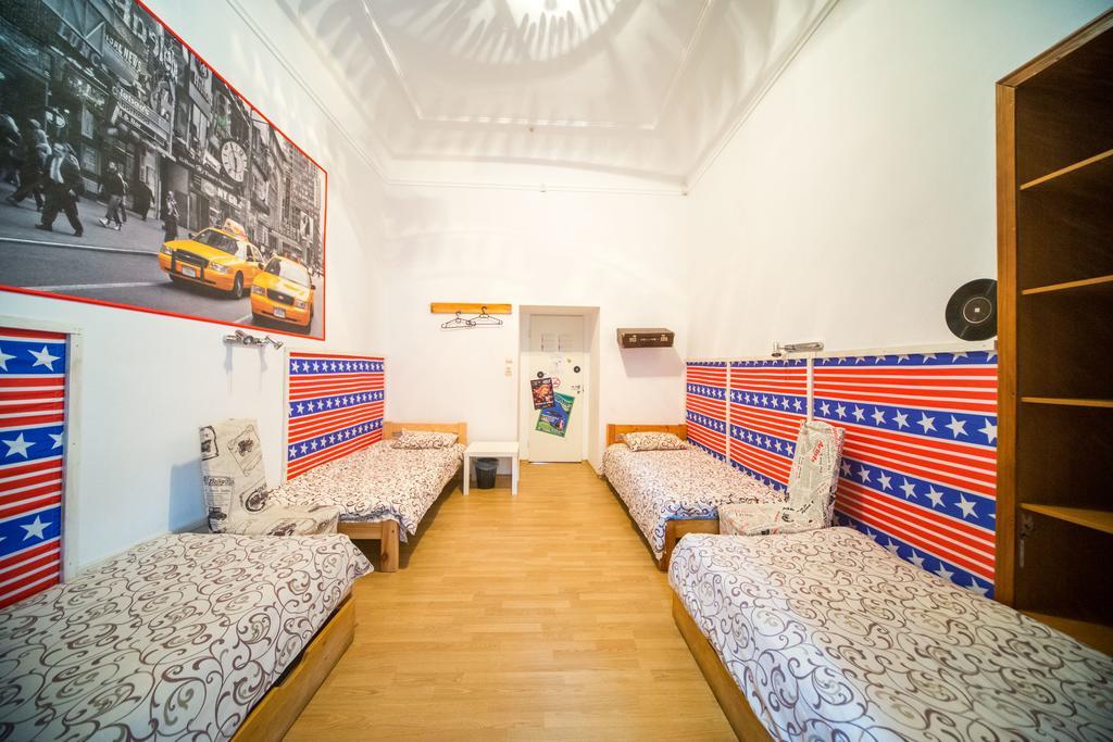 Chemodan Hostel Odessa Extérieur photo