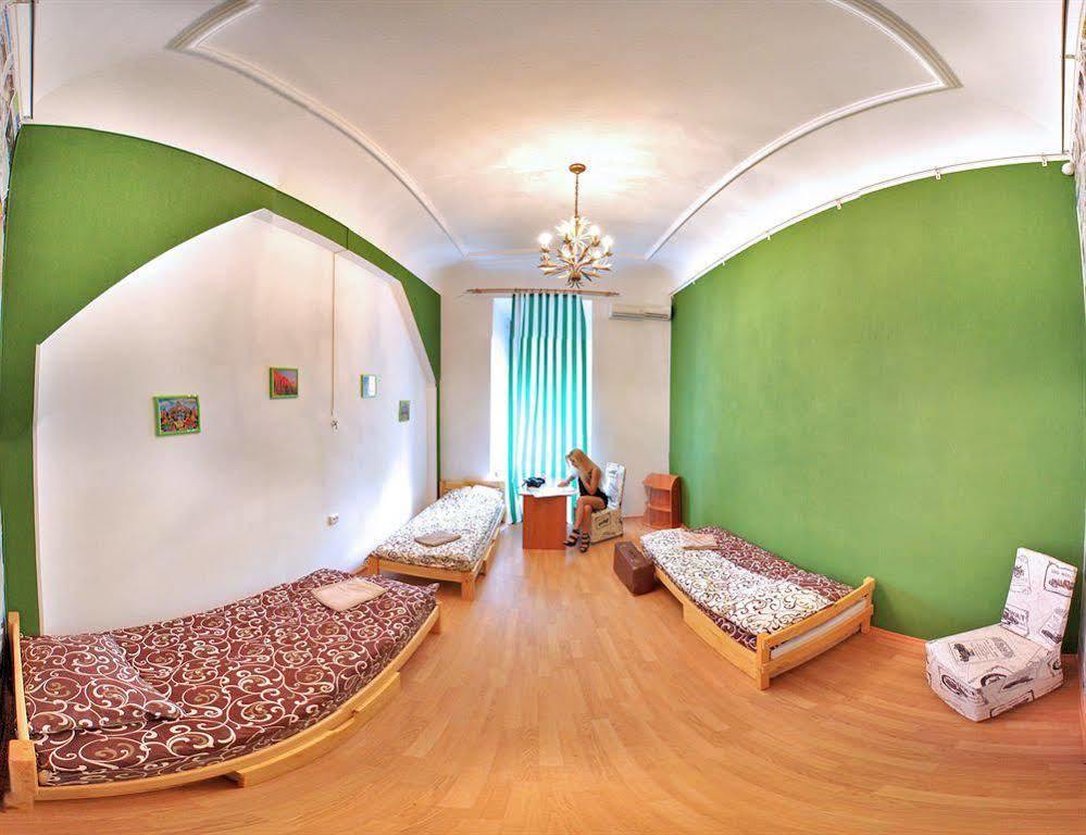 Chemodan Hostel Odessa Extérieur photo